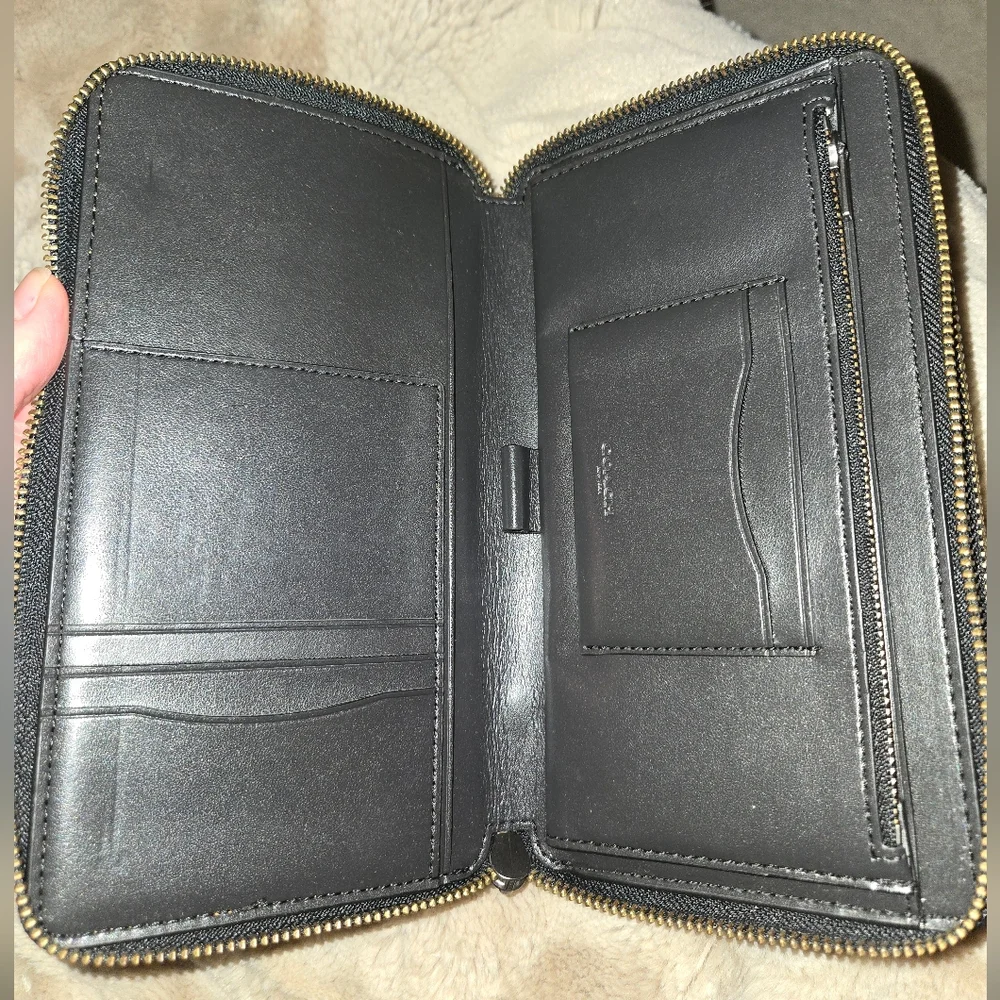 NWOT Coach Black Vintage Huge Leather Men's Zip Wallet
